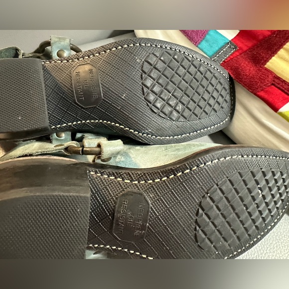 Frye Slide on Boot shoe - Picture 3 of 7